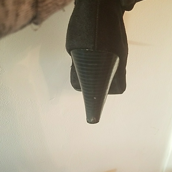 Boots - Picture 3 of 4